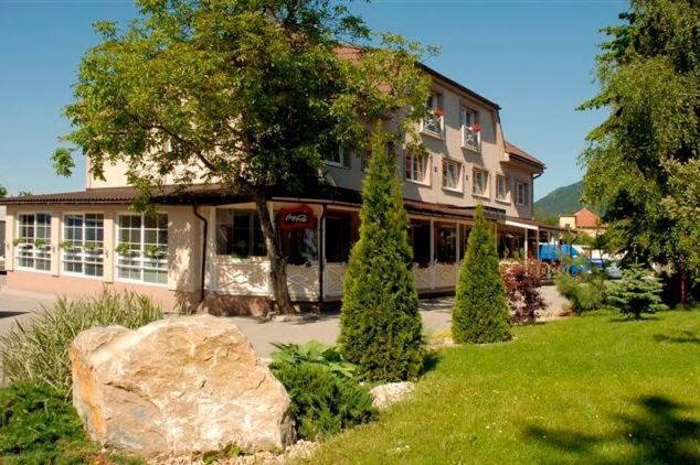 Penzion Bystrica Považská Bystrica Exteriör bild